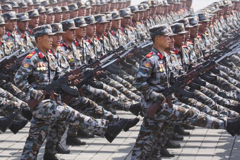 Военный парад в центре Пхеньяна, Корейская Народно-Демократическая Республика (КНДР)