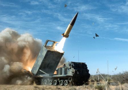 Военный эксперт рассказал, чем опасны американские ракеты ATACMS