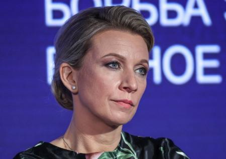 «Грабеж и убийства»: Захарова раскрыла суть британской короны