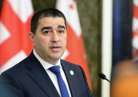 Оппозиционеров Грузии лишили мандатов в парламенте