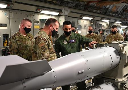 США разрабатывают новую ядерную бомбу