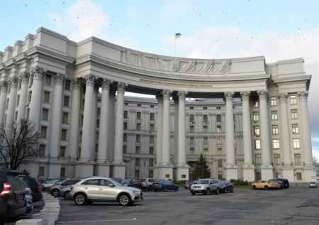 МИД Украины обиделся на французские СМИ за статью об окружении Лисичанска