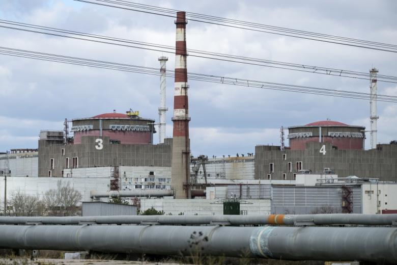 Вид на энергоблоки Запорожской АЭС в Энергодаре