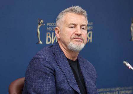Измены Варум, скандал из-за СВО, дочь в США: как живет певец Леонид Агутин
