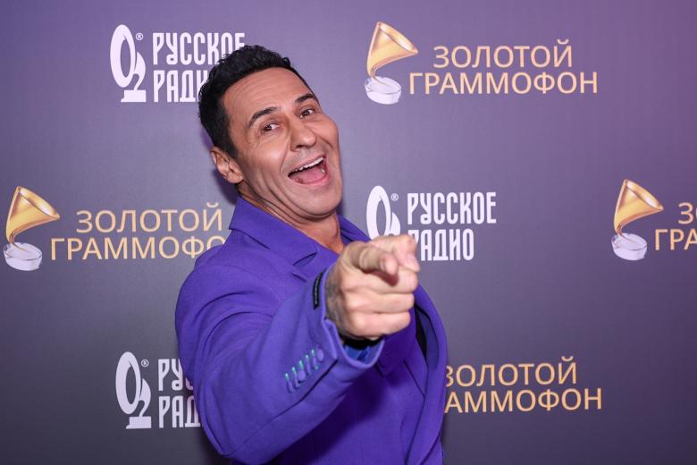 Певец Стас Костюшкин