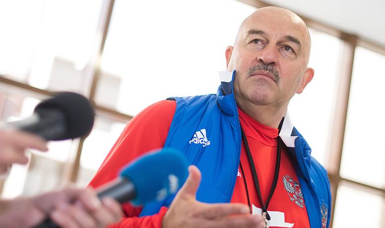 Главный тренер сборной России Станислав Черчесов