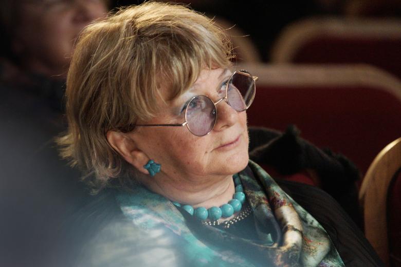 Режиссёр Алла Сурикова