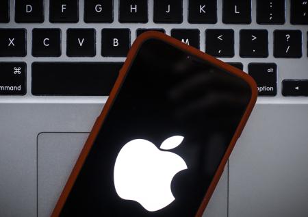 Apple показала новые эмодзи