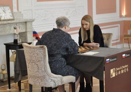 В Польше извинились за снятие российского флага с шашечной партии