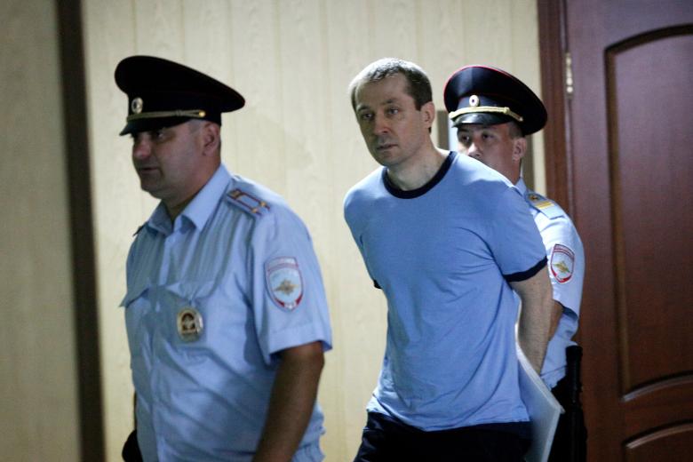Пресненский районный суд признал экс-заместителя начальника антикоррупционного управления МВД России полковника Дмитрия Захарченко виновным в коррупции