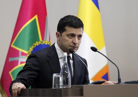 Зеленский продлил особый статус Донбасса