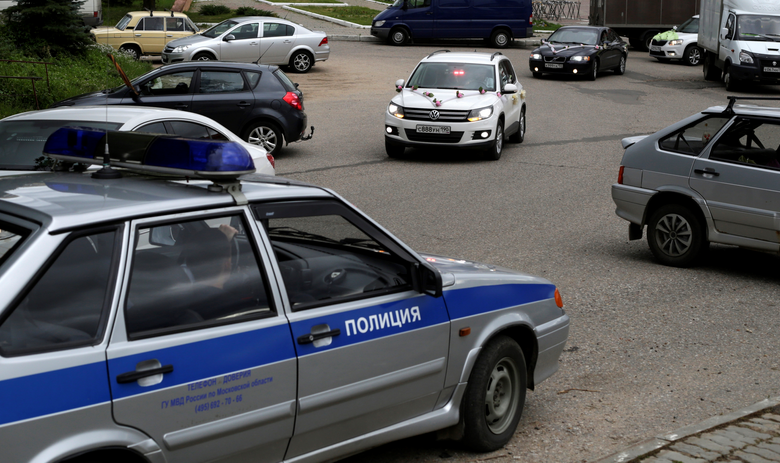 Полицейский автомобиль