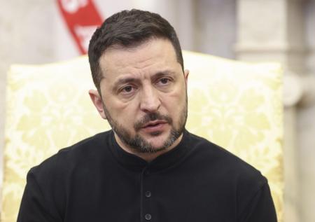 «Извините, что не в костюме»: Зеленский отшутился на вручении премии