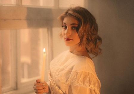 Алена Косторная опубликовала фотографию с новой причёской 