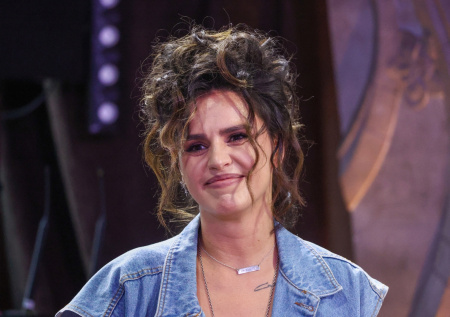 «Соскучилась по движняку»: Zivert призналась, что рада возвращению на сцену