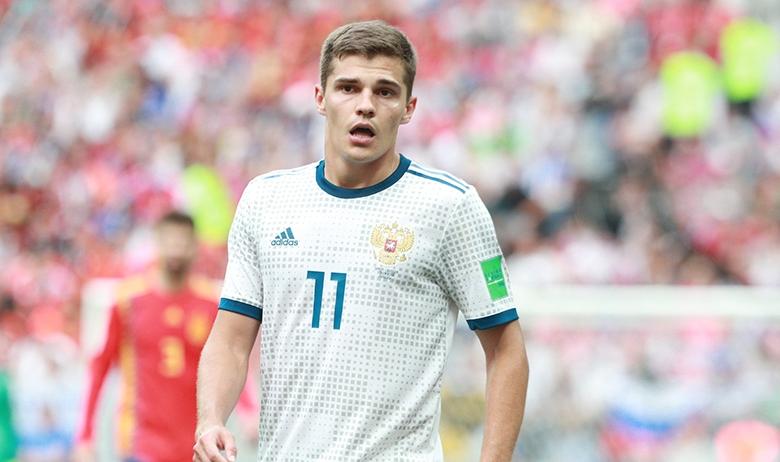Футболист Роман Зобнин