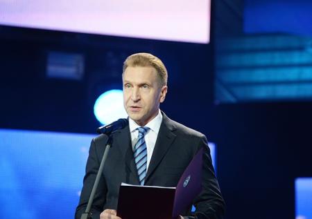 Шувалов призвал думать о высоком и «помыть всё вокруг»