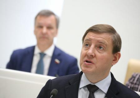 Турчак пригрозил «кувалдой Вагнера» отдохнувшему в Мексике депутату 