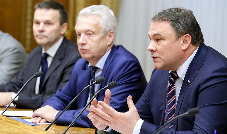 Заместитель председателя Госдумы РФ Петр Толстой