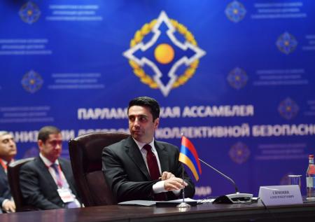 Спикер парламента Армении допустил выход страны из ОДКБ