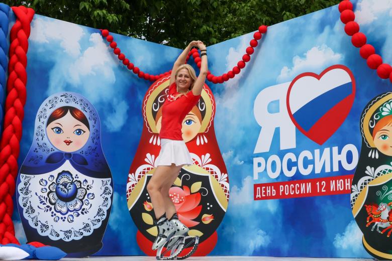 Новосибирск. Празднование Дня России на Михайловской набережной