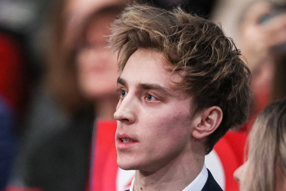 Вопрос Путину, шок Пескова, гробы в роликах: как живет Влад Бумага А4