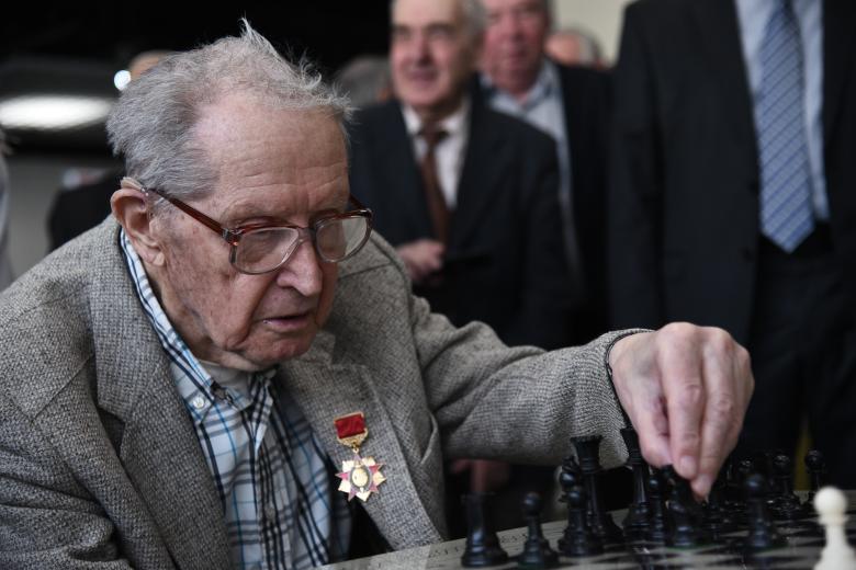 Юрий Авербах