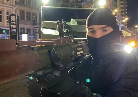Русский друг Макгрегора прогулялся по Киеву с гранатомётом