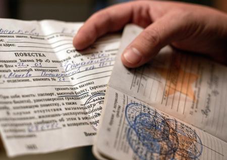 В РФ IT-специалисты получают повестки в армию: почему не работает отсрочка