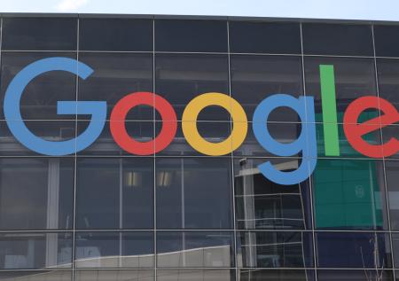 Судебные приставы начали взыскивать штрафы с Google и Meta