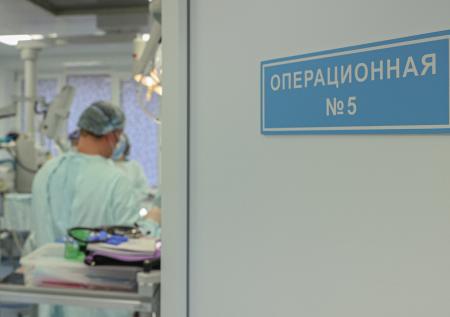 Московские врачи достали кусок проволоки из глаза китайского студента