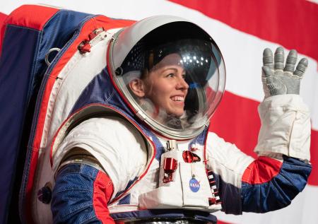 NASA презентовало скафандр для полётов на Луну