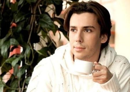 «Кукла!»: Галкин восхитил подписчиков архивным фото дочери