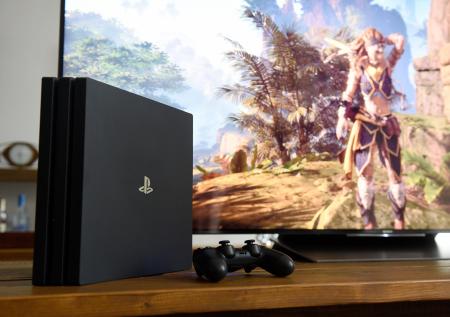 PS4 Pro остаётся самой популярной консолью в России