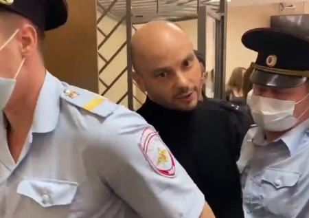 Суд арестовал экс-главу «Открытой России» Пивоварова