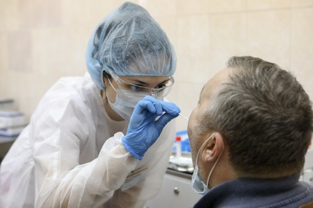 В Минздраве рассказали, что делать заболевшим COVID в лёгкой форме