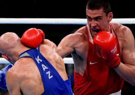 Российский боксер Евгений Тищенко завоевал титул чемпиона мира WBA