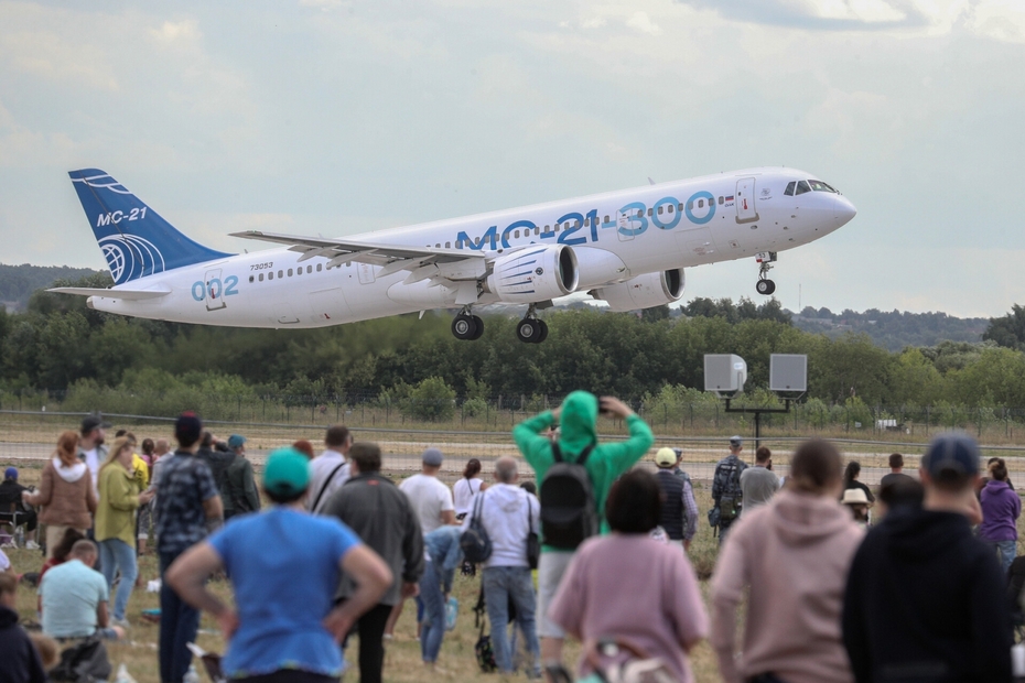 Пассажирский самолет МС-21-300