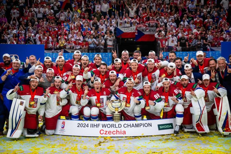 Сборная Чехии после финала чемпионата мира по хоккею с шайбой
