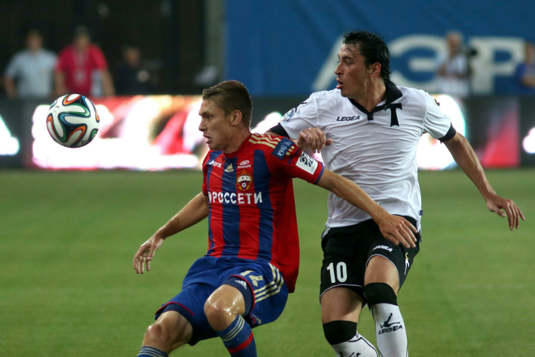 Сергей Давыдов (справа)