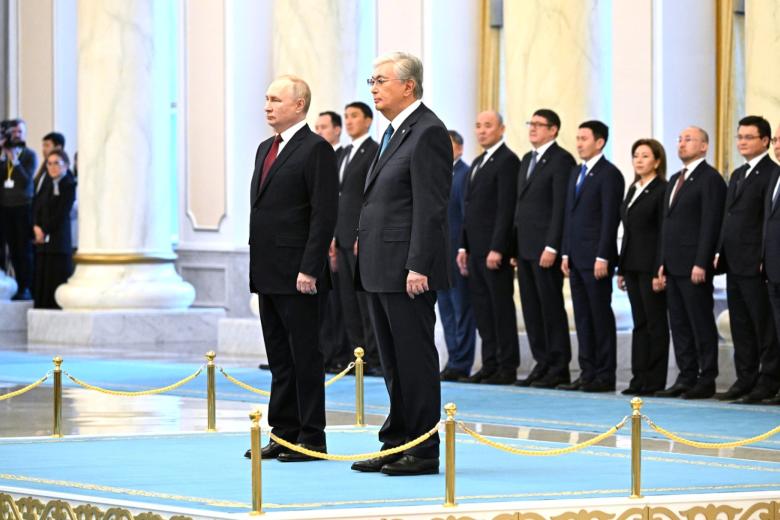 Президент РФ Владимир Путин и президент Республики Казахстан Касым-Жомарт Токаев (справа)