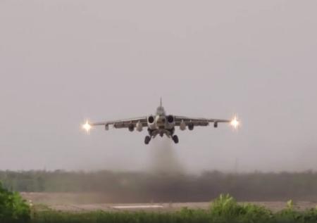 Российские Су-25 накрыли ракетным ударом позиции ВСУ