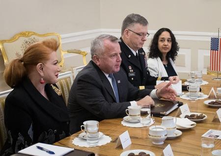Посол США заявил о невозможности разрыва отношений Москвы и Вашингтона
