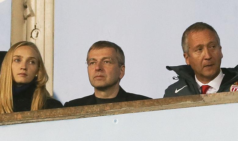 Дмитрий Рыболовлев (в центре)