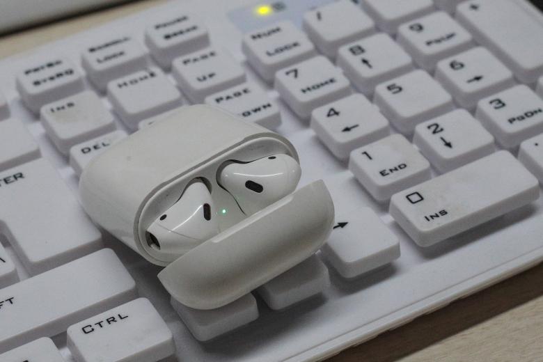 AirPods