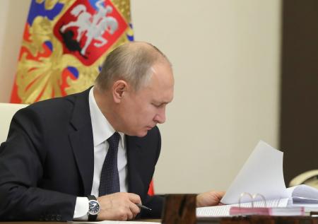 Путин подписал закон о денонсации Договора по открытому небу