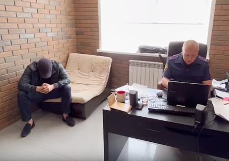 Появились кадры с задержанным по делу смертельного сидра бизнесменом