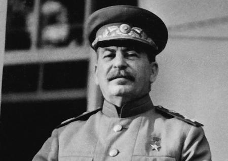 Администрация школы объяснила портрет Сталина на праздновании Дня учителя
