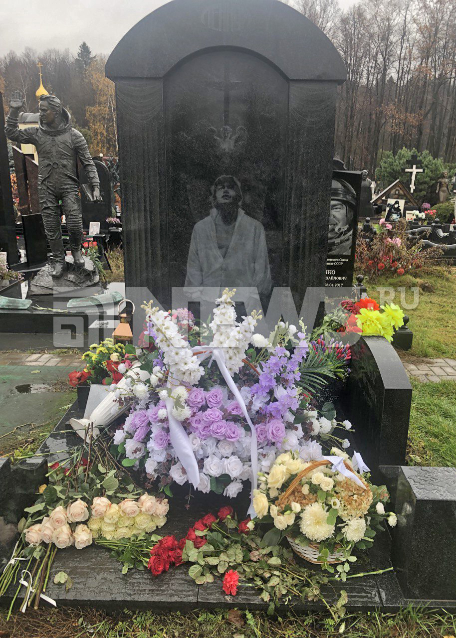 Могила актера Николая Карченцова