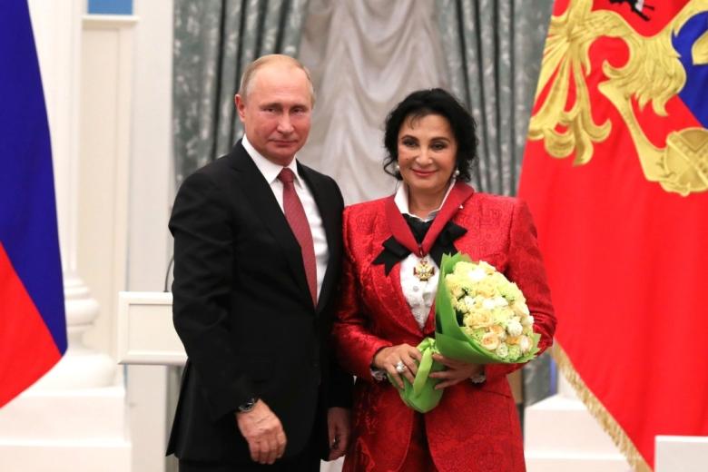 Президент России Владимир Путин, главный тренер сборной России по художественной гимнастике Ирина Винер-Усманова